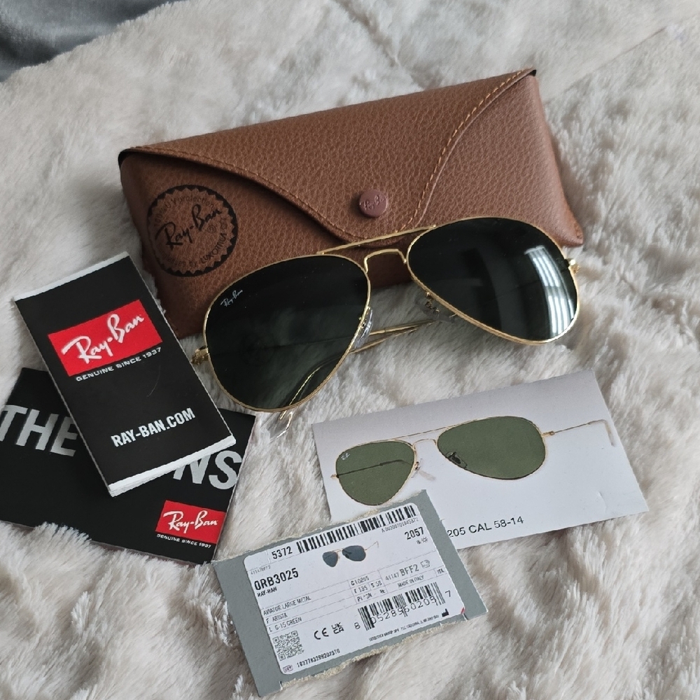 Ray-Ban Gold Aviator Sunglasses with Brown Case